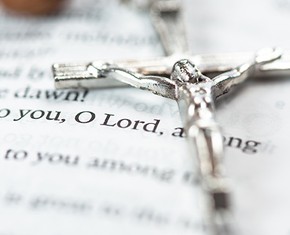 The Conflicting Gospels of Mark and Mathew