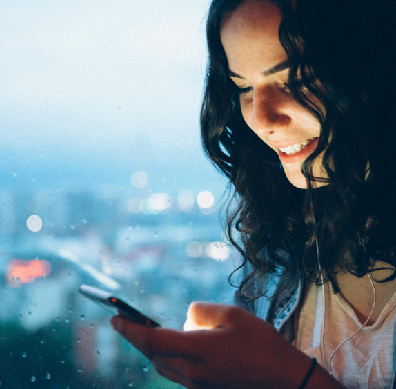 Young-woman-on-smartphone