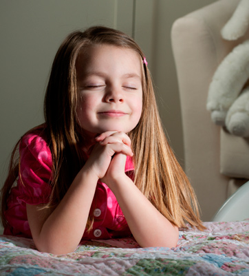 Young-girl-praying