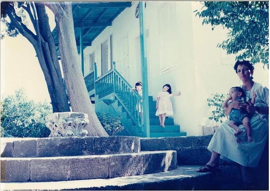 Shidan Toloui-Wallace with her three children on Ridvan