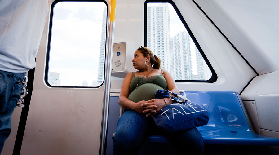 pregnant-woman-in-miami