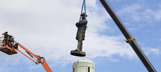New Orleans Takes General Robert E. Lee Off His Pedestal
