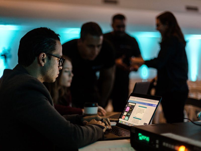 andre-segovia-backstage