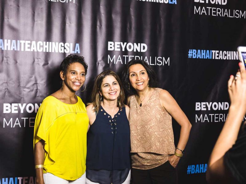 beyond-materialism-photo-op-8