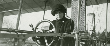 Raymonde de Laroche, the Baroness of Flight