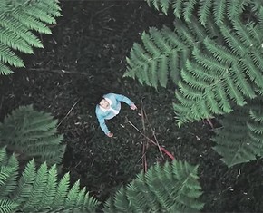 Two Pop Stars Meet a Baha’i Prayer