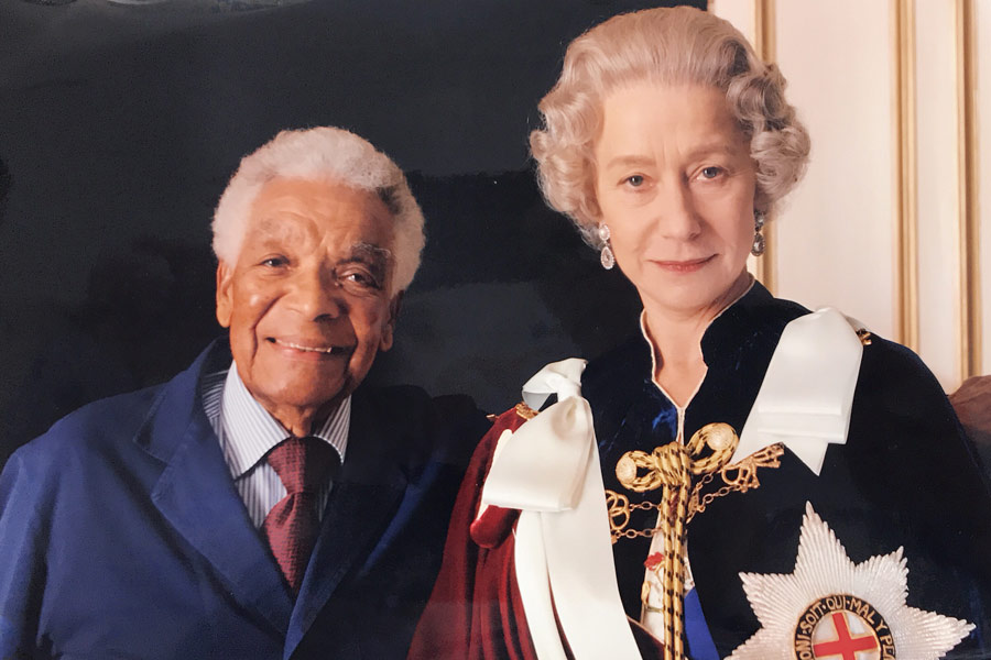 Earl Cameron with Helen Mirren in The Queen (2006)