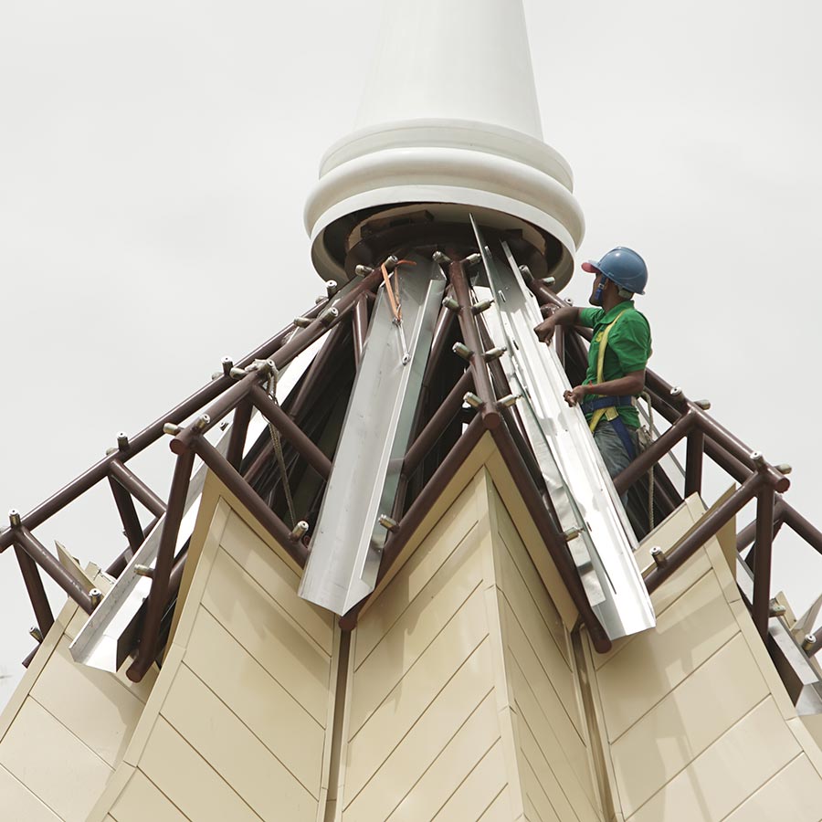 worker-finishing-skylight