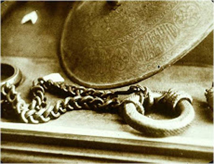 One of the chains placed around Baha’u’llah’s neck in the Siyah Chal prison.