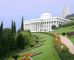 The Remarkable Genesis—and Genius—of the Baha’i Administration