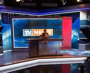 Truthfulness: What News Can You Trust?