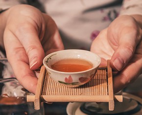 The Culturally-Colored Virtues of Offering and Receiving