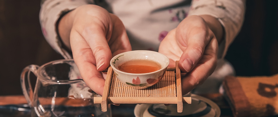 The Culturally-Colored Virtues of Offering and Receiving