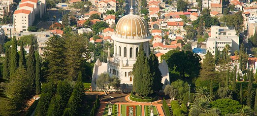 Putting Everything at Risk: the Early Babis