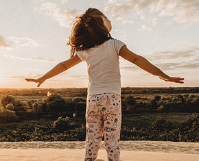 ¿Debo criar a mis hijos con una religión?