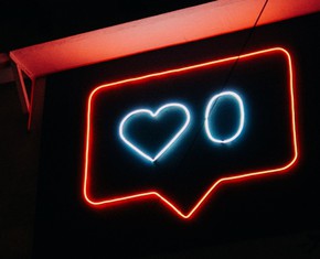 La tecnología nos acerca, pero solo el amor puede unirnos