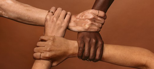 Construyendo una comunidad en busca de curación y armonía racial