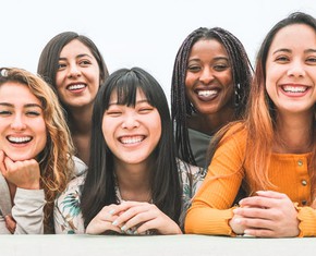 Bienvenidos a los Días Intercalares: ¡el momento en que los bahá’ís festejan!