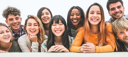 Bienvenidos a los Días Intercalares: ¡el momento en que los bahá’ís festejan!