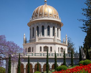 How a Religion with No Clergy Works