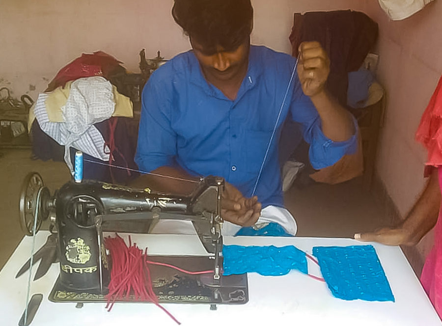 To respond to the great need for personal protective equipment, Local Spiritual Assemblies are collaborating with tailors to make and distribute face masks.