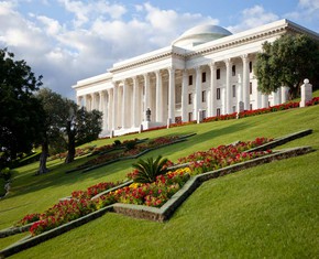 Una entidad única: Un consejo democrático de administración mundial