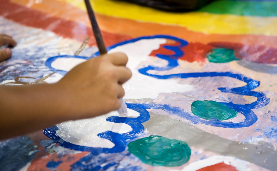 Cómo las artes ayudan a construir comunidades vibrantes y pacíficas