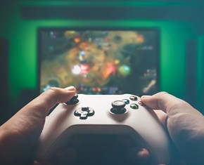Los efectos de la violencia en los videojuegos, las películas y los programas de televisión