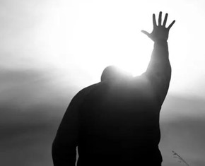 ¿Dios está presente? Un mes de preguntas, un año de respuesta
