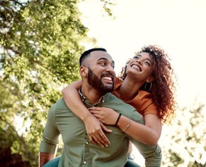 ¿Qué es el amor? Definiendo un verdadero matrimonio bahá’í