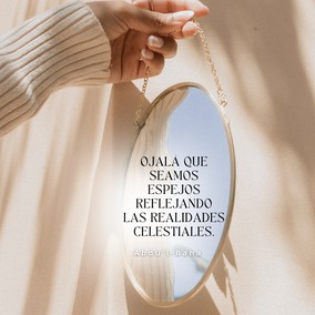 La facultad meditativa es semejante a un espejo: si se sitúa frente a los objetos terrenales, los reflejará. Por consiguiente, si el espíritu del ser humano se encuentra en contemplación de las cosas terrenales, será informado de ellas. Pero si volvéis vuestro espejo espiritual hacia el cielo, las constelaciones celestiales y los rayos del Sol de la Realidad se reflejarán en vuestros corazones y obtendréis las virtudes del Reino.
Conservemos, por tanto, esta facultad debidamente orientada, volviéndola hacia el Sol Celestial y no hacia los objetos terrenales, para que así podamos descubrir los secretos del Reino y comprender las alegorías de la Biblia y
los misterios del espíritu.
Ojalá que seamos, en verdad, espejos reflejando las realidades celestiales, y que nos volvamos tan puros que podamos reflejar las estrellas del cielo. – #AbdulBaha  #Bahai #Espiritualidad #Alma #Bondad 
(La saboduría de Abdu'l-Baha)
