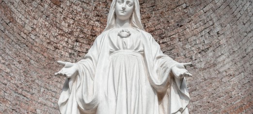 How Mary, the Mother of Christ, Helps Us Bond